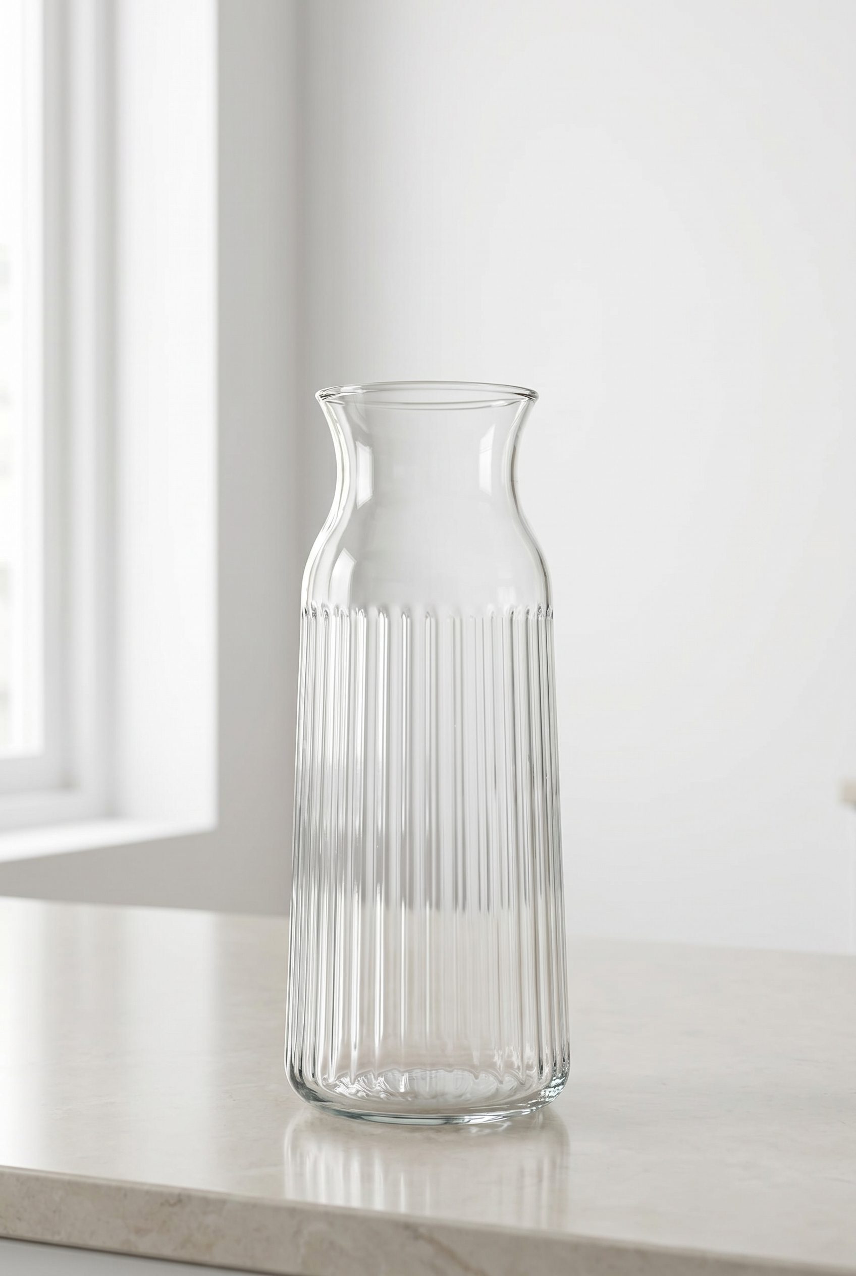 Amazon listing visual showing clear glass carafe kitchen for food and beverage products
