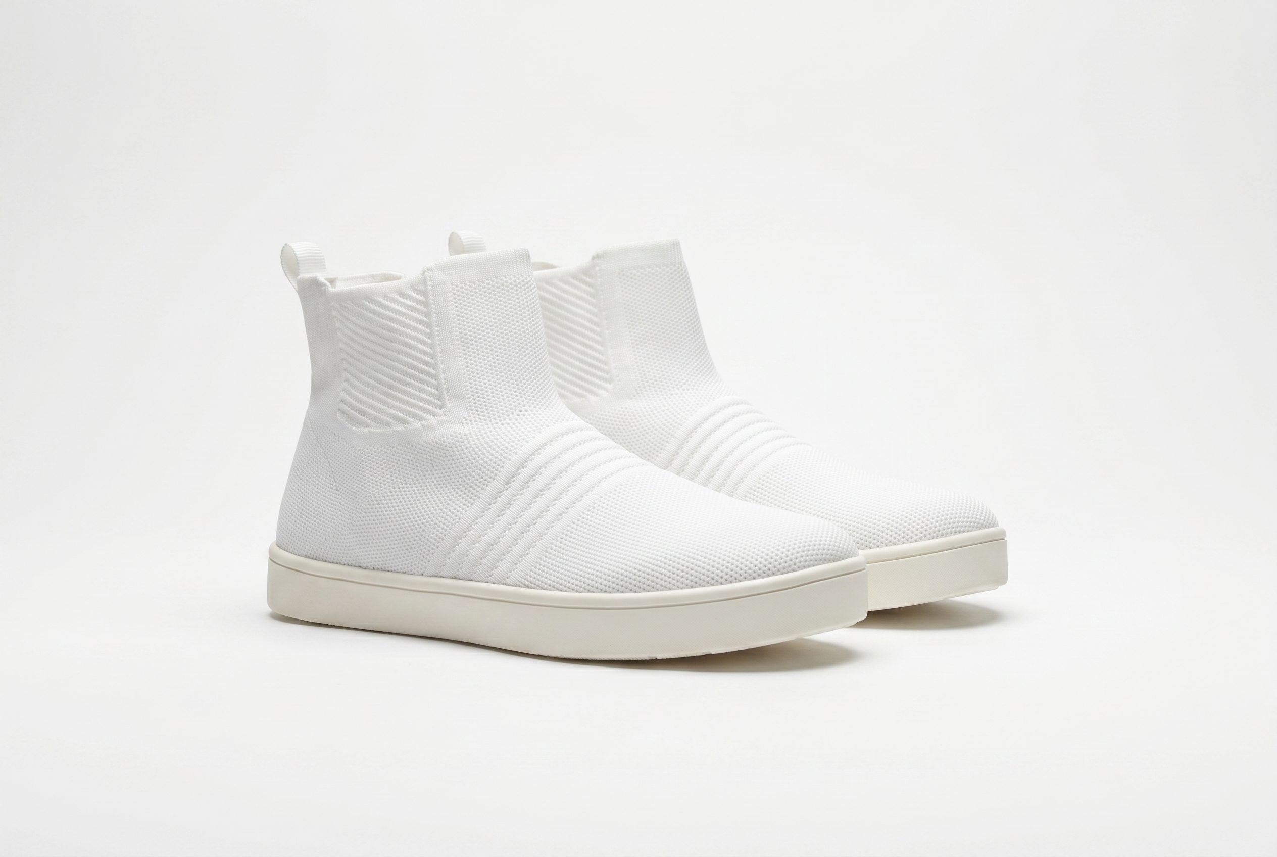 Fotogenic AI footwear PDP hero image for white background product photos