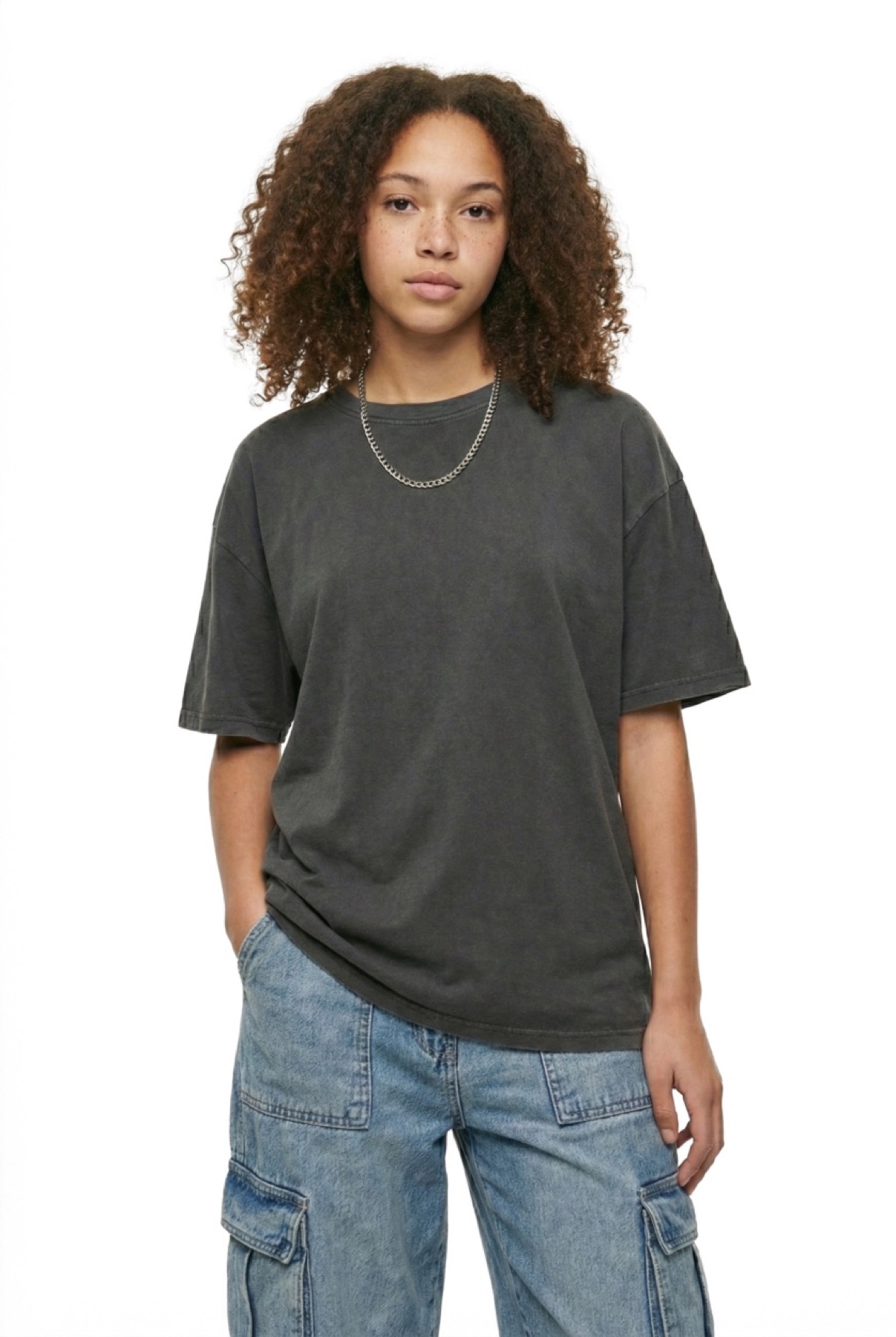 AI model generator Editorial model ecommerce product photo example
