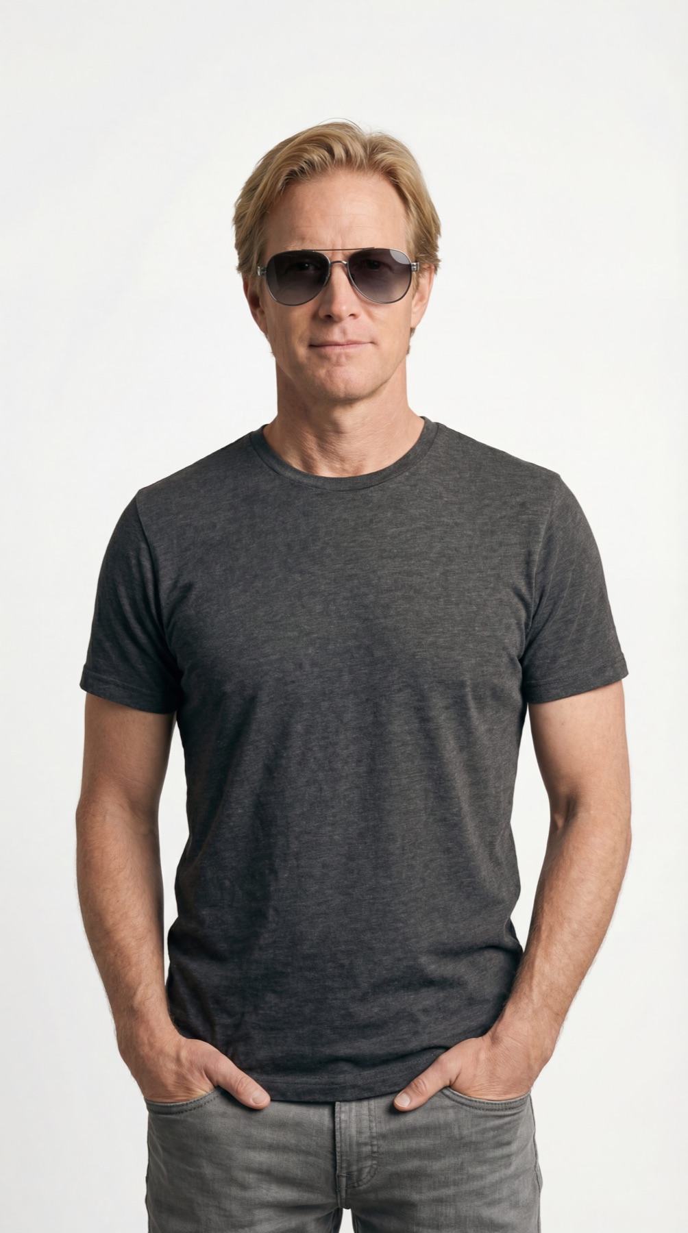 Fotogenic AI Model Holding Or Wearing The Product 150 for white background product photos