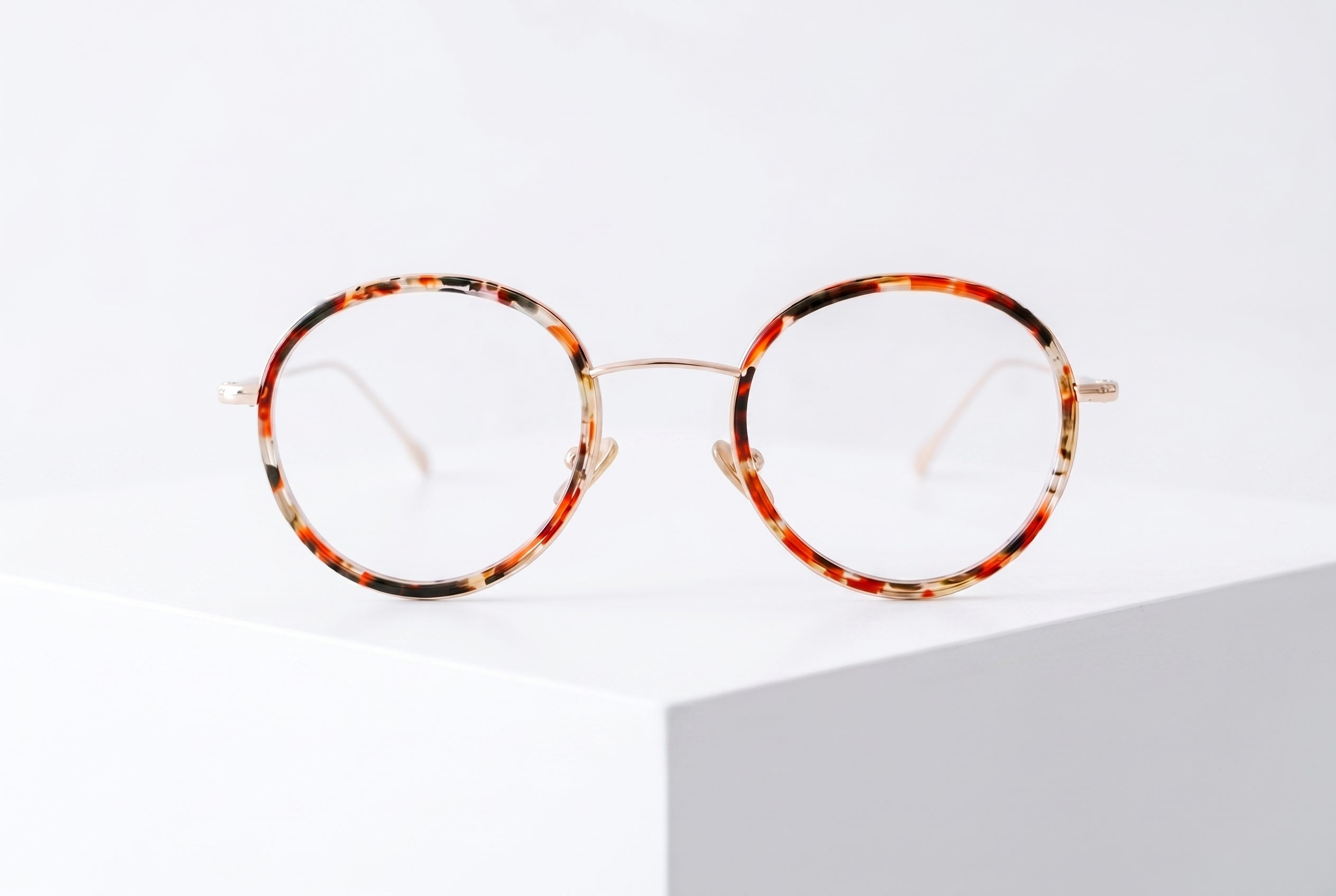 Eyewear product photography ecommerce image with a logo-free eyewear product