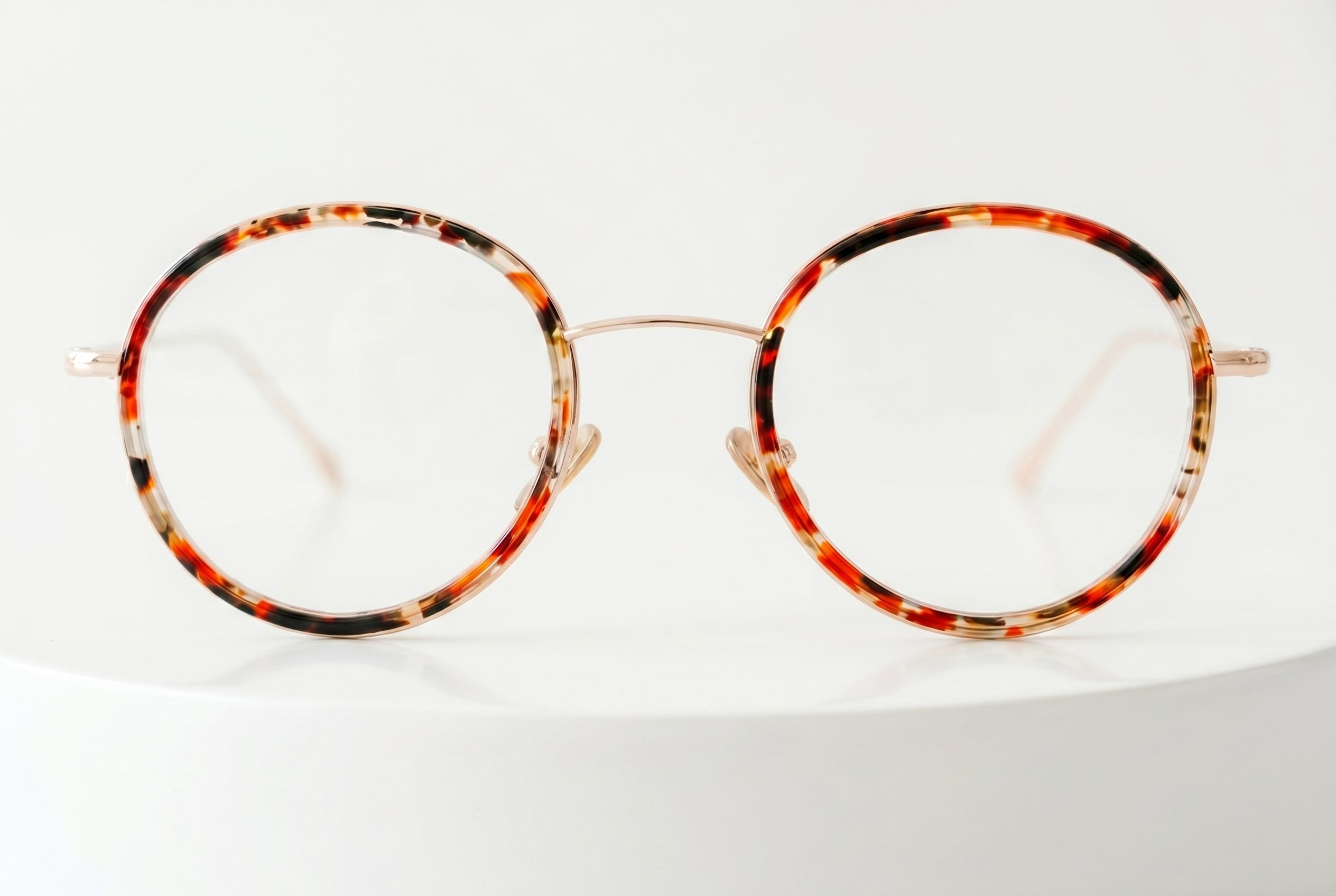 Eyewear product photography ecommerce image with a logo-free eyewear product
