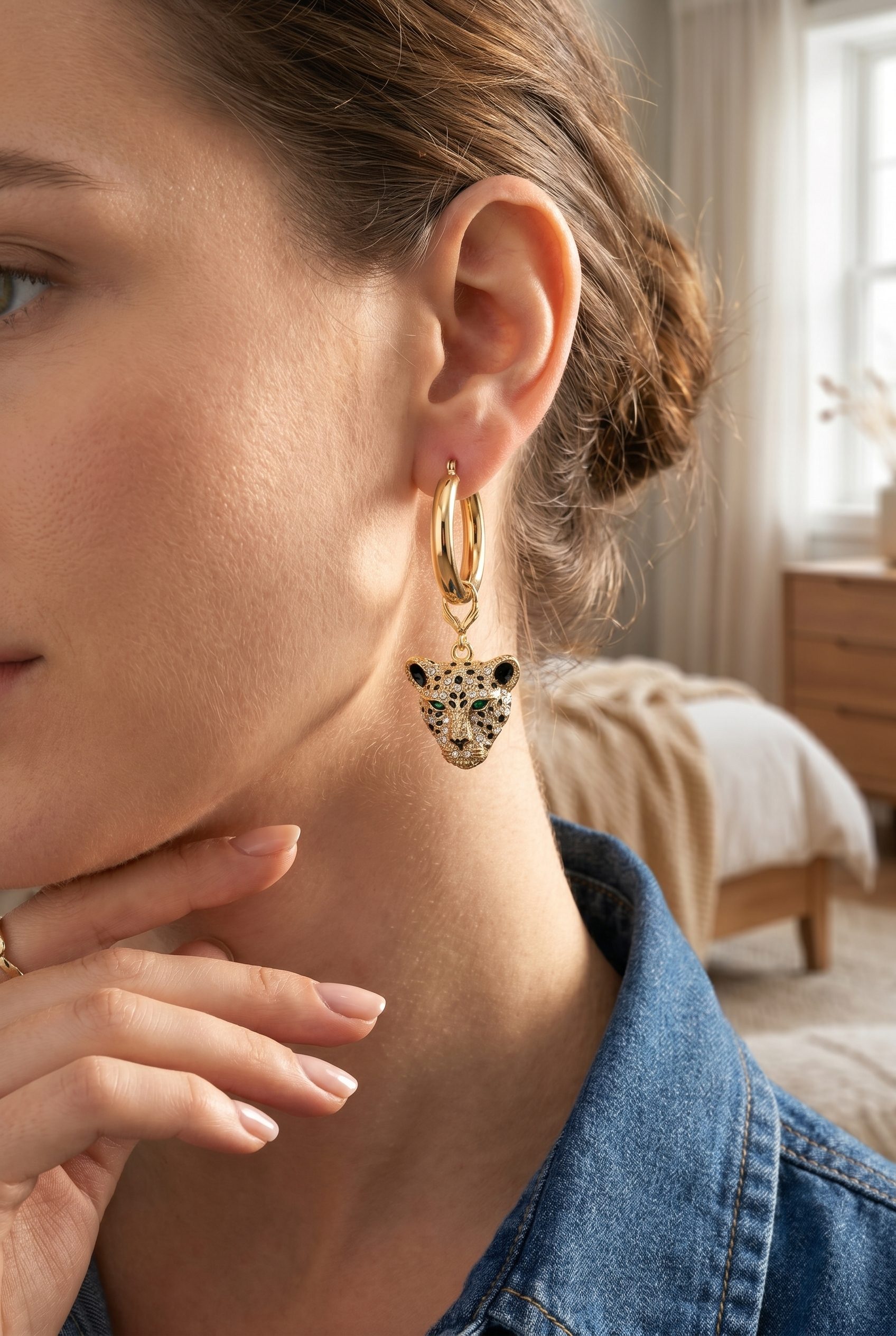 Jewelry Product Photography on-model image 02