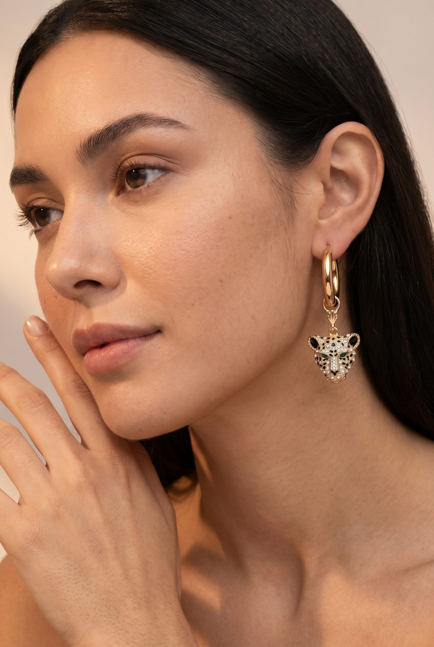 Jewelry Product Photography on-model image 03