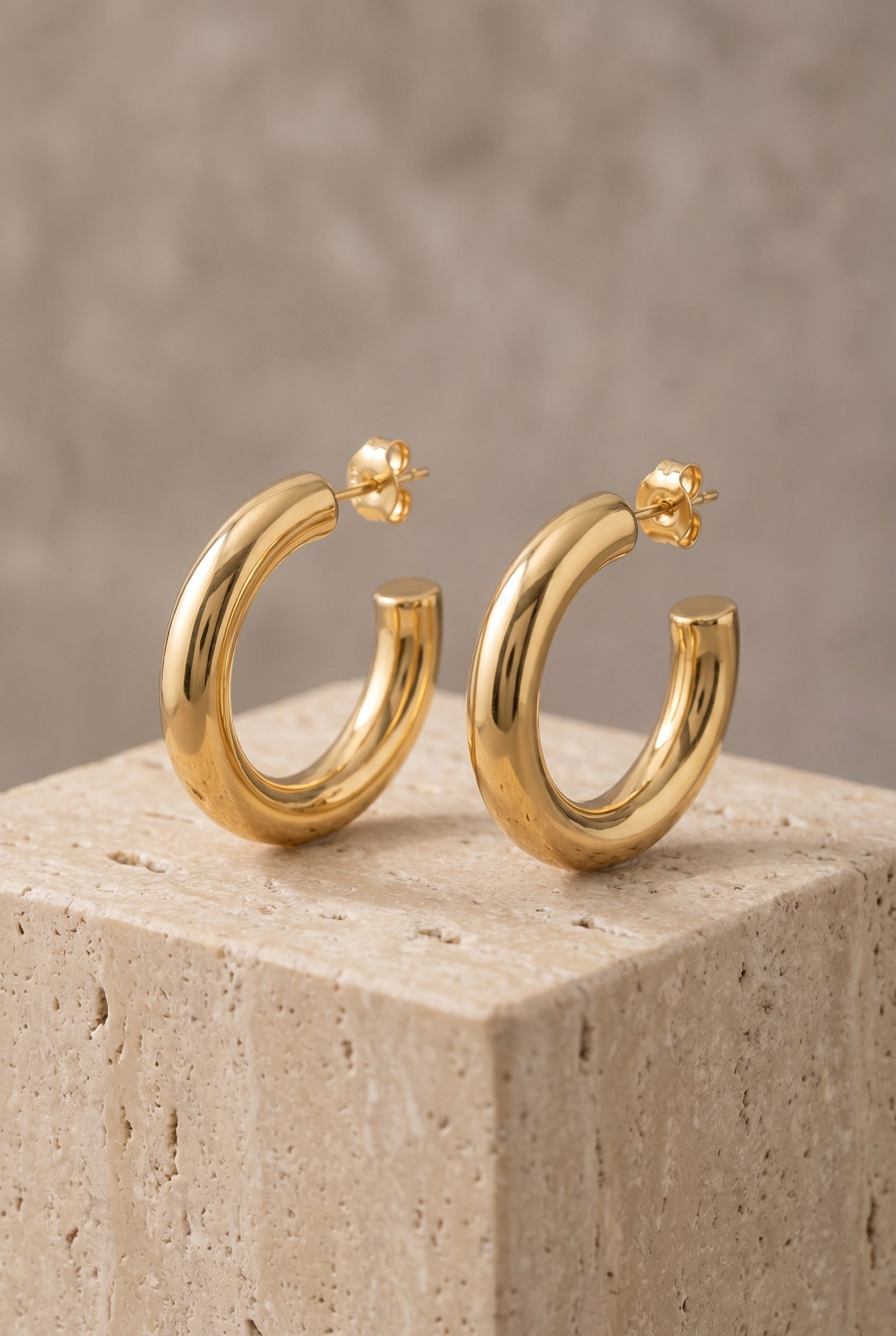 Fotogenic AI jewelry portrait family replacement 03 for ecommerce product photography