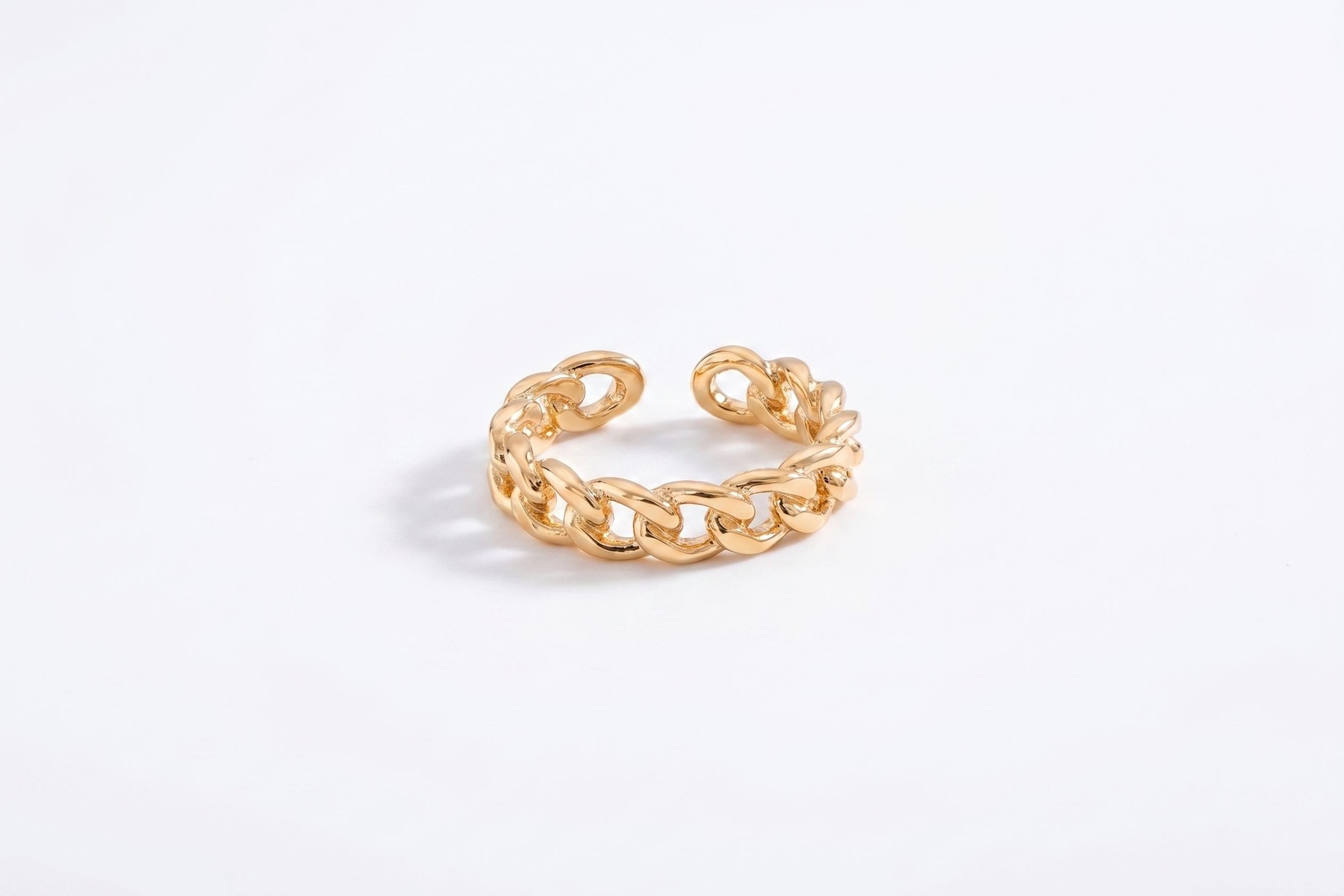 White Background Product Photos after image showing Fotogenic output for jewelry packshot