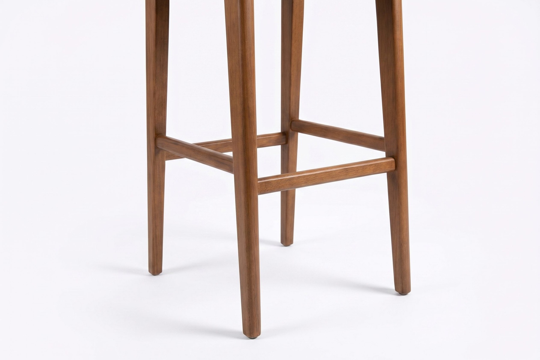 White Background Product Photos after image showing Fotogenic output for side table packshot