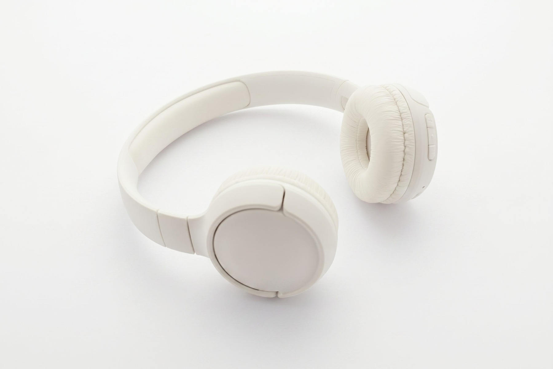 Bulk Product Image Generation after image showing Fotogenic output for headphones batch