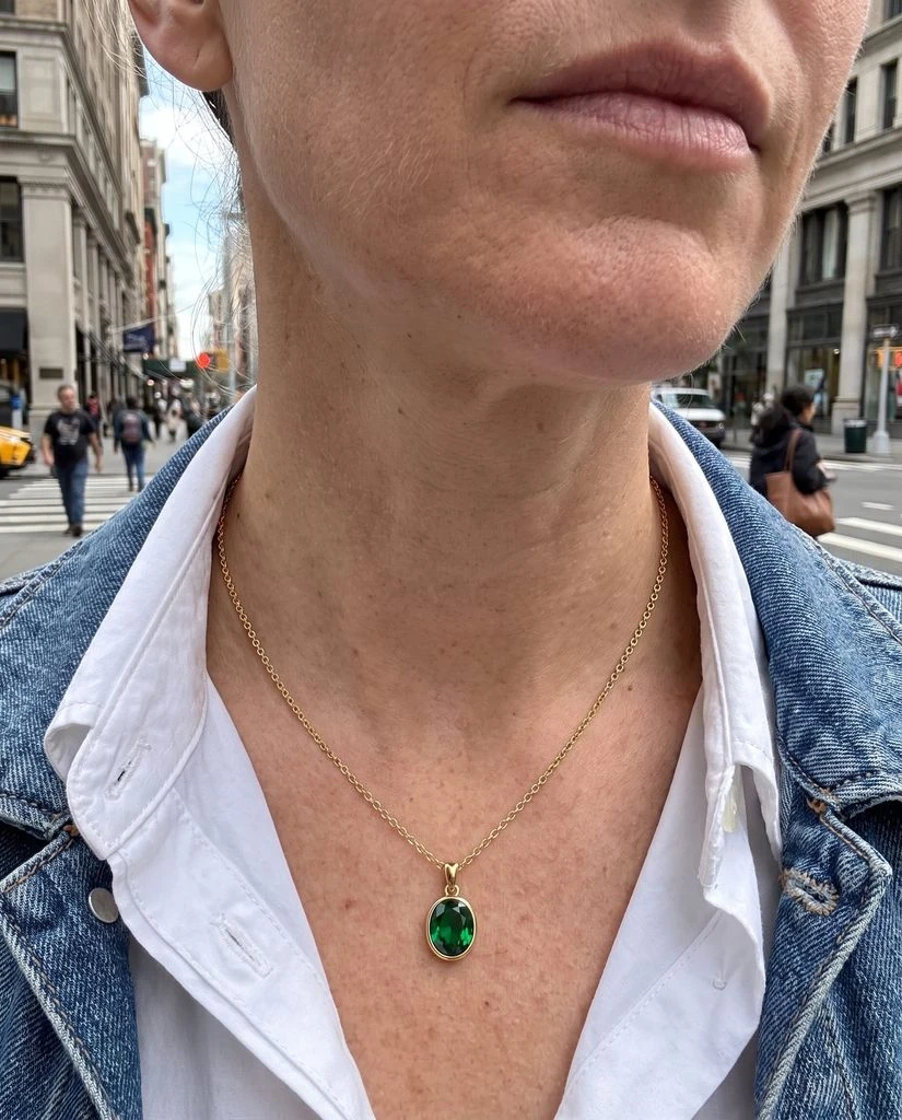Necklace Iphone Candid preview