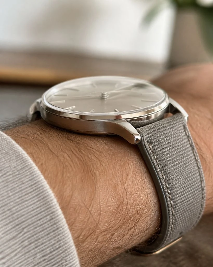 Watches - Watch Crystal and Lug Macro Steal the Style preview